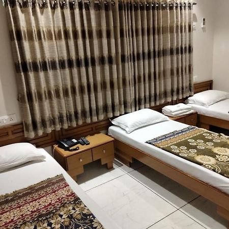 Hotel Ankit Virpur Екстер'єр фото