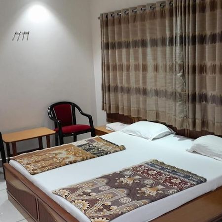 Hotel Ankit Virpur Екстер'єр фото