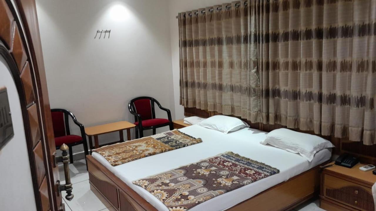Hotel Ankit Virpur Екстер'єр фото