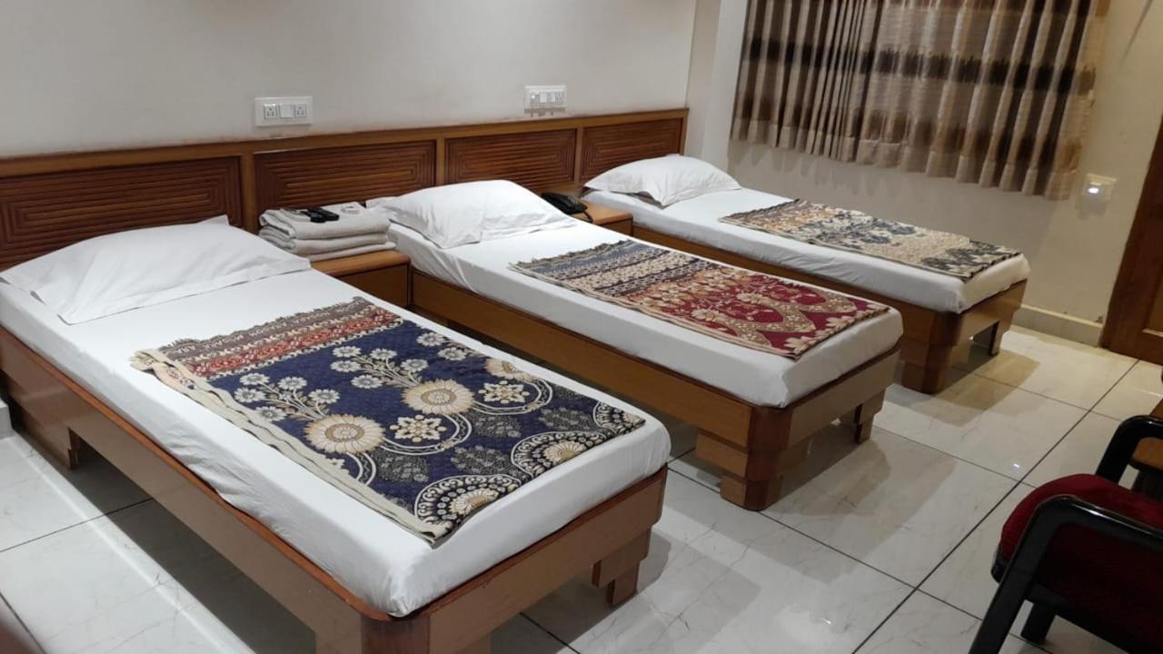 Hotel Ankit Virpur Екстер'єр фото