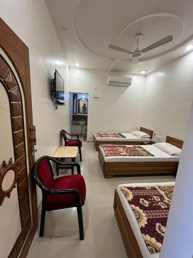 Hotel Ankit Virpur Екстер'єр фото